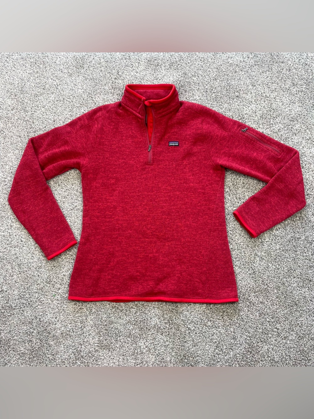 Patagonia women’s longsleeve pullover 1/4 zip, tiny hole on front, Large